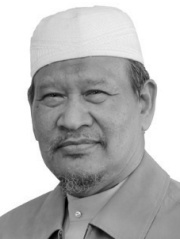 DATO' HAJI ISMAIL KAMUS